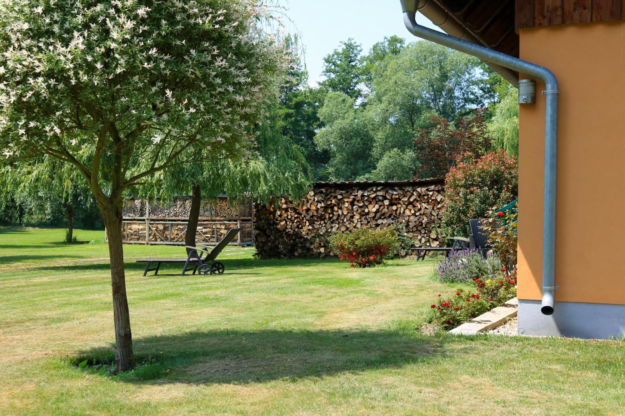 Gasthaus & Pension Am Kurfuerstendamm Burg  Zewnętrze zdjęcie