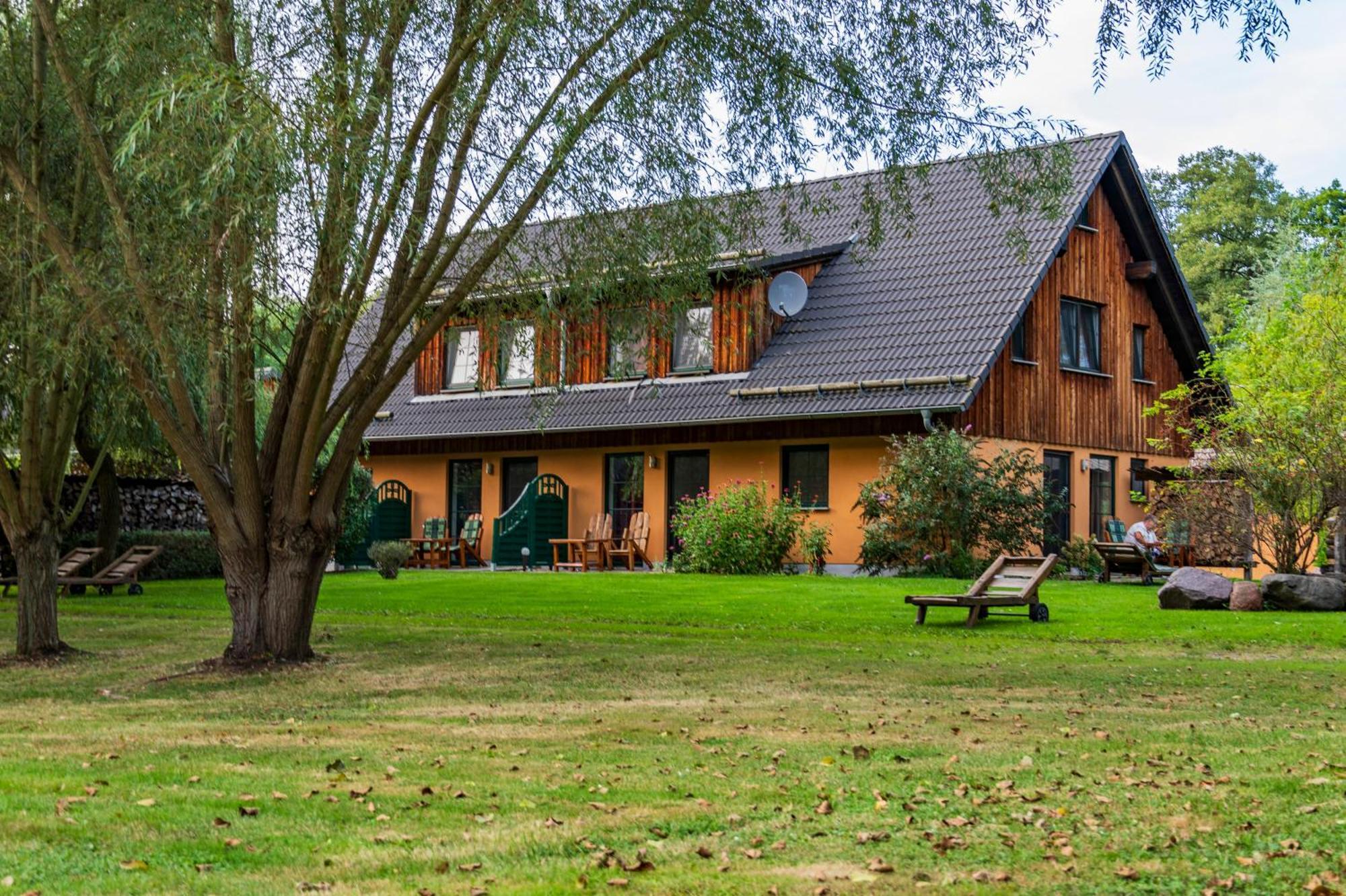 Gasthaus & Pension Am Kurfuerstendamm Burg  Zewnętrze zdjęcie