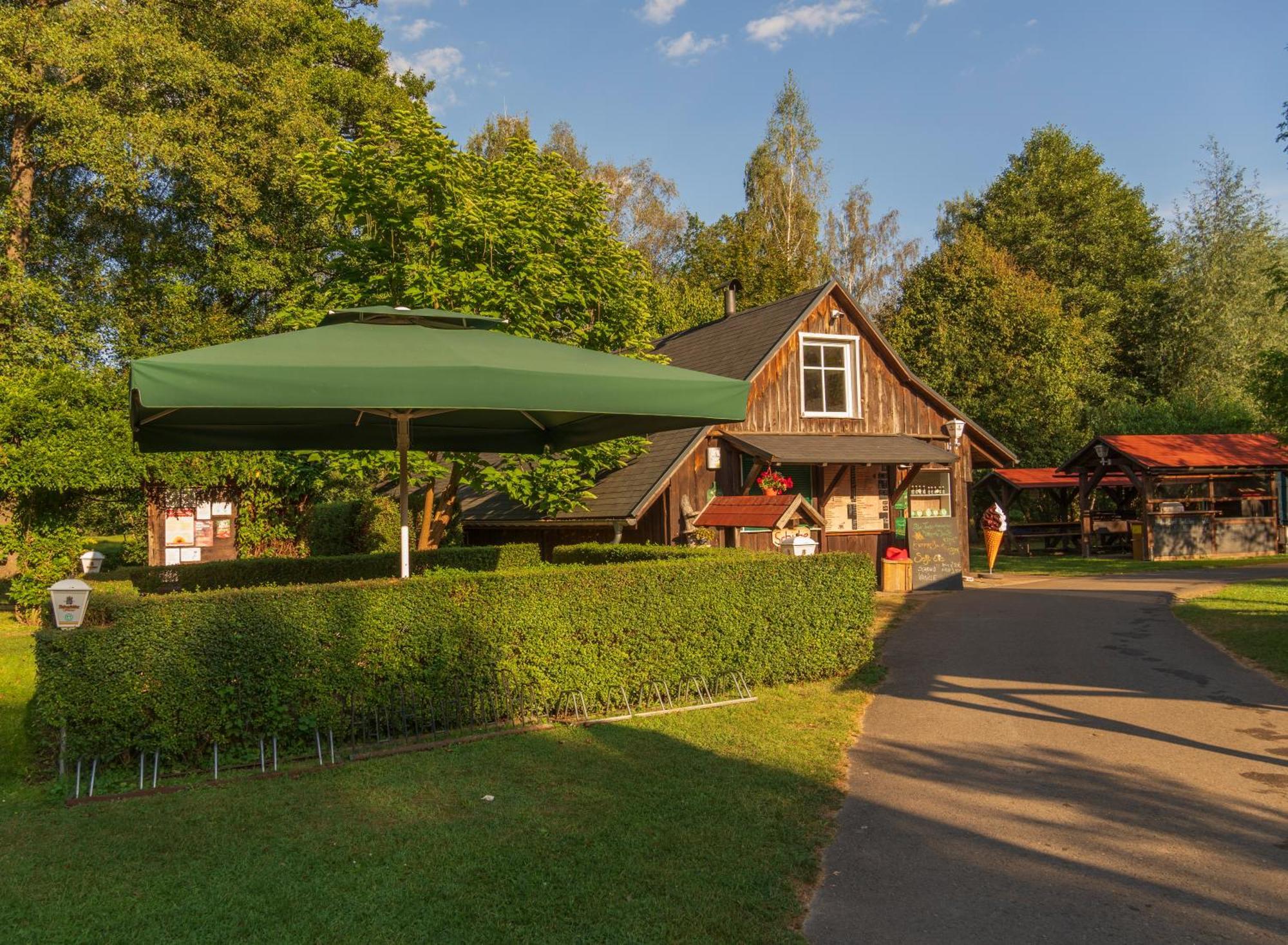 Gasthaus & Pension Am Kurfuerstendamm Burg  Zewnętrze zdjęcie