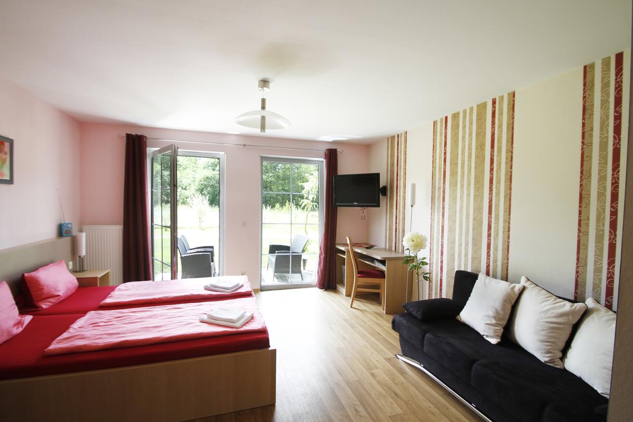 Gasthaus & Pension Am Kurfuerstendamm Burg  Zewnętrze zdjęcie
